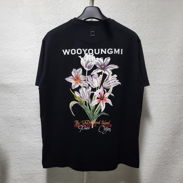 50 / 24SS 우영미 플라워 백로고 반팔티