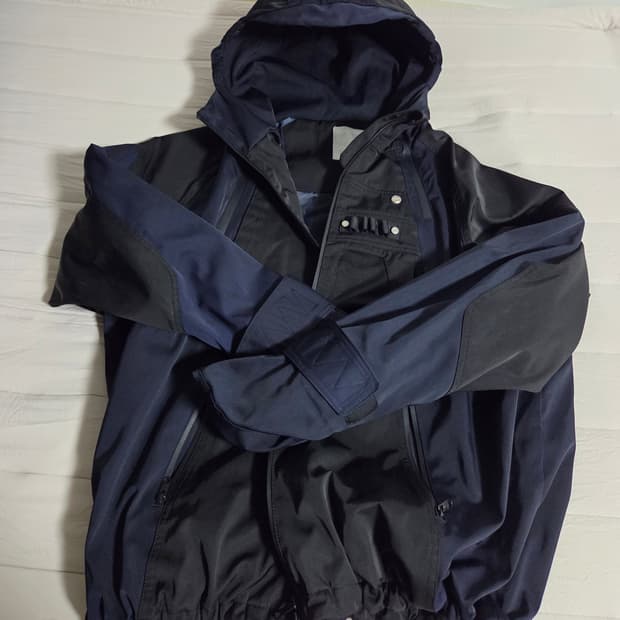 언더마이카 카메 멀티 지퍼 터틀 쉘 파카 애프터 미드나잇 1사이즈