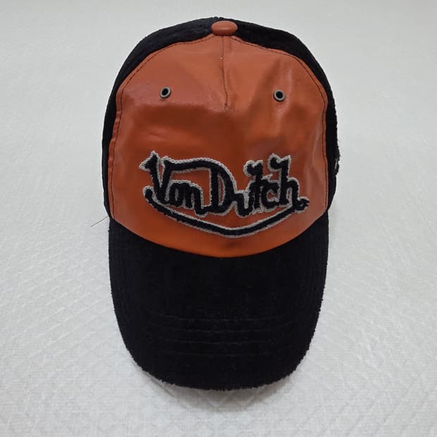 [프립]희귀매물.본더치(Von Dutch)y2k 레더 배색 태리 자수 볼