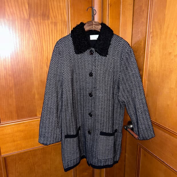 Felt Collar Herringbone Coat