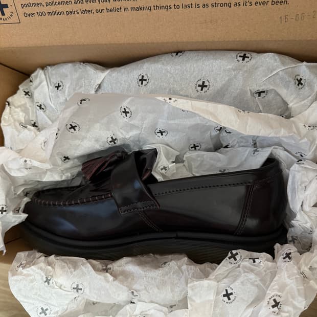 닥터마틴 아드리안체리레드 250 새상품