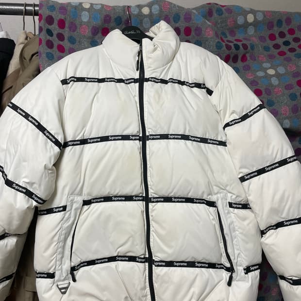 슈프림 로고 테이프 퍼피 패딩 L