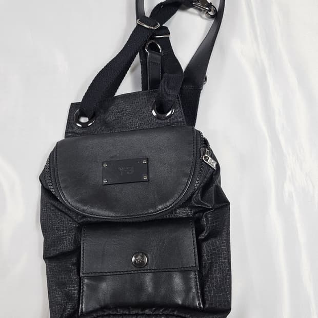 Y-3미니크로스백