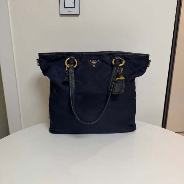 정품 프라다 포코노 숄더백