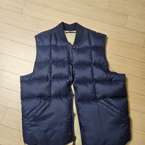 아웃스탠딩 리버서블 양면 패딩조끼