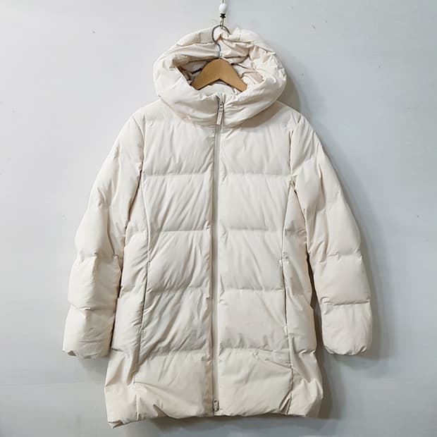 유니클로 심리스 다운 롱패딩 아이보리