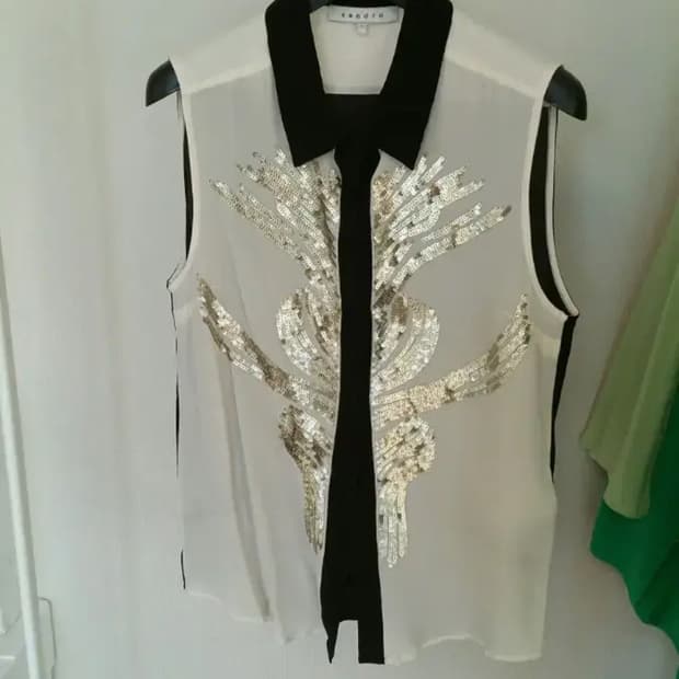 산드로 시퀸 민소매 블라우스