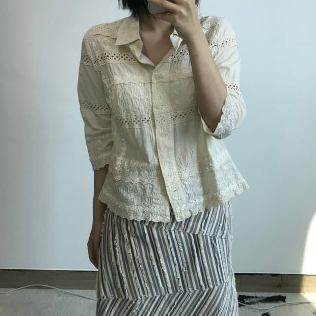 빈티지 펀칭 블라우스