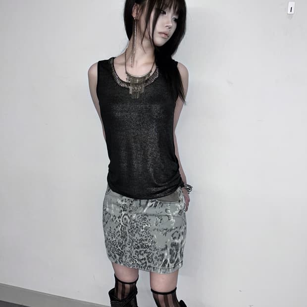 체인넥 글리터 백 레이스 슬리브리스