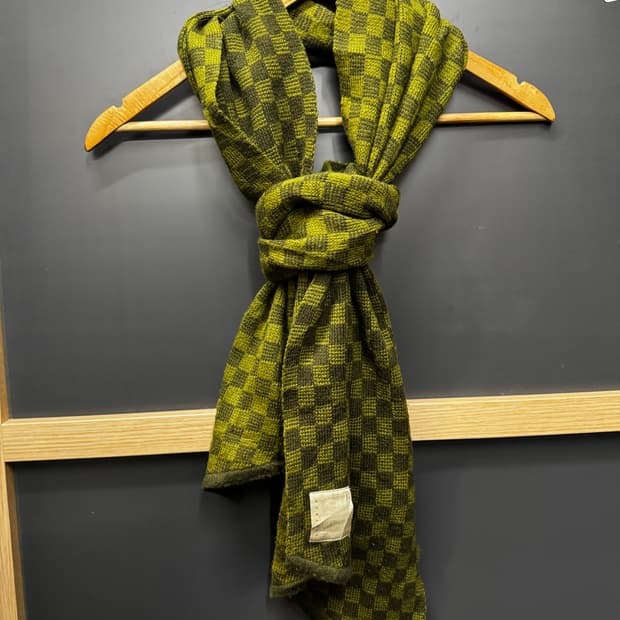 Japanese brand Homeless Muffler