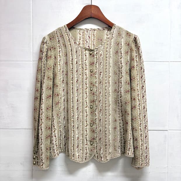 플라워 패턴 레이스 블라우스 (JPN)