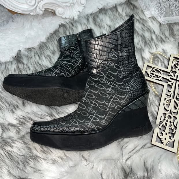 빈티지 스터드 포인트 웨지 부츠