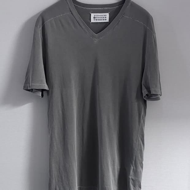 마르지엘라 브이넥 티셔츠