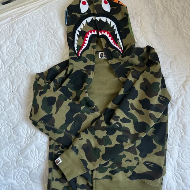 베이프 샤크 녹계 후드집업