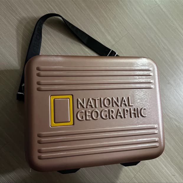 (새상품)내셔널 지오그래픽 핑크 캐리어 보조가방 