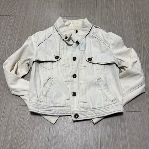none 화이트 자켓