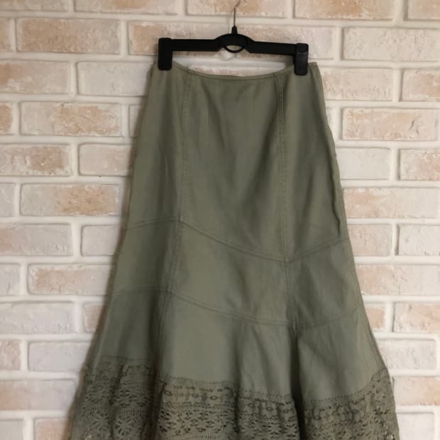 khaki skirt