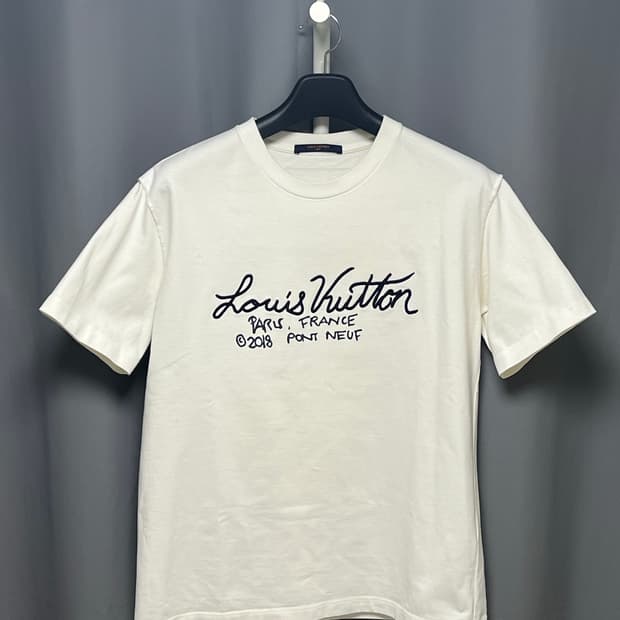 [정품] 백화점판 / L 루이비통 로고 반팔티 화이트
