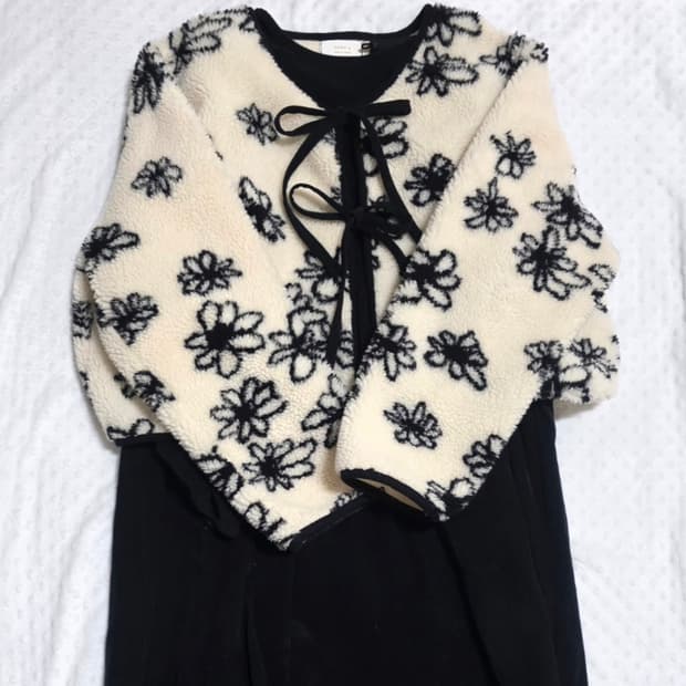 가벼운 양털자켓+ 블랙원피스 셋업