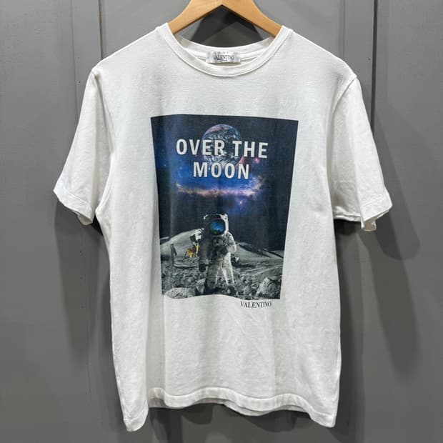 52 발렌티노 VALENTINO 오버더문 반팔 티셔츠