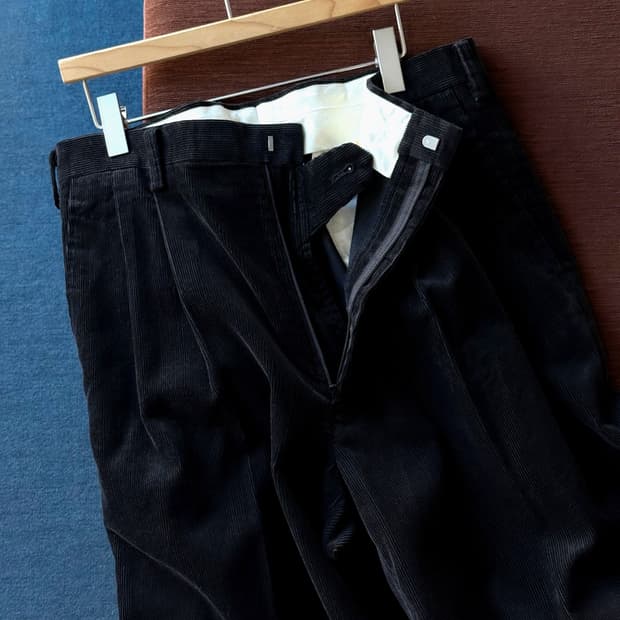 Cord design 2 tuck wide pants