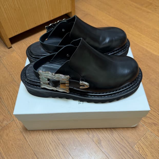 토가 비릴리스 레더 뮬