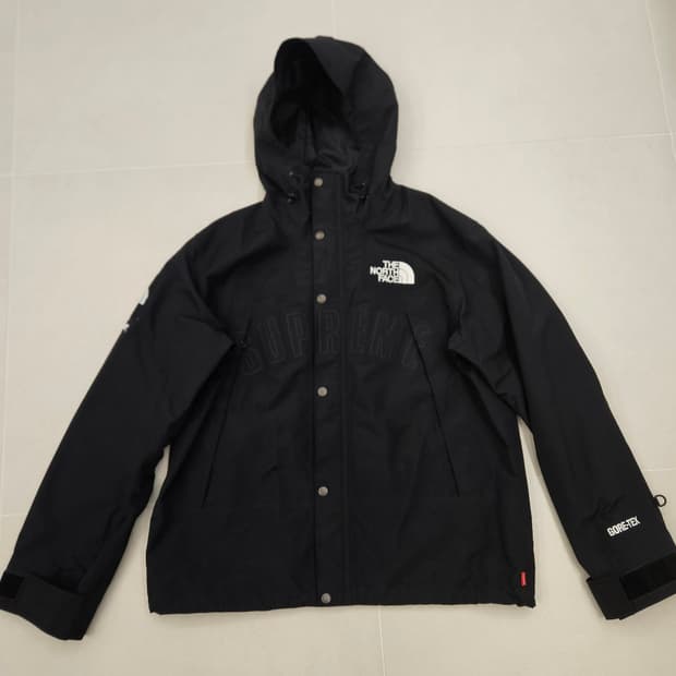 (L)슈프림x노스페이스 19ss 아크로고 바람막이