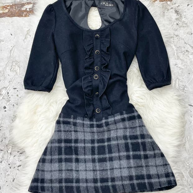 세실맥비 오네갸루 버튼 체크 원피스