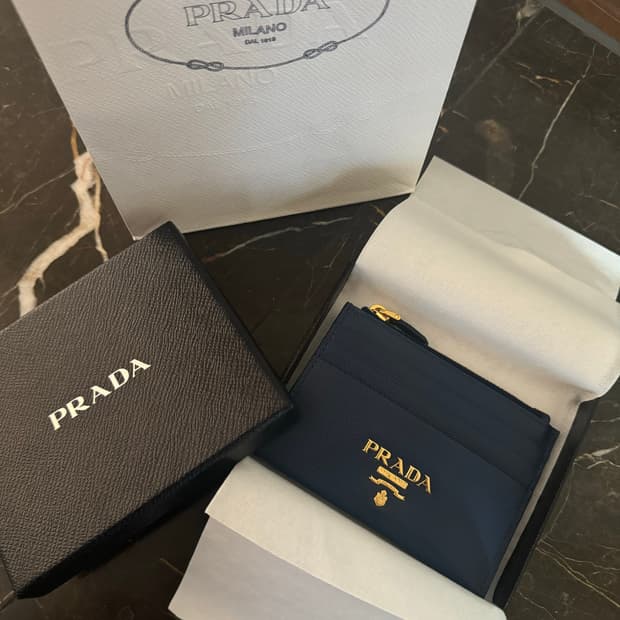 프라다 카드지갑
