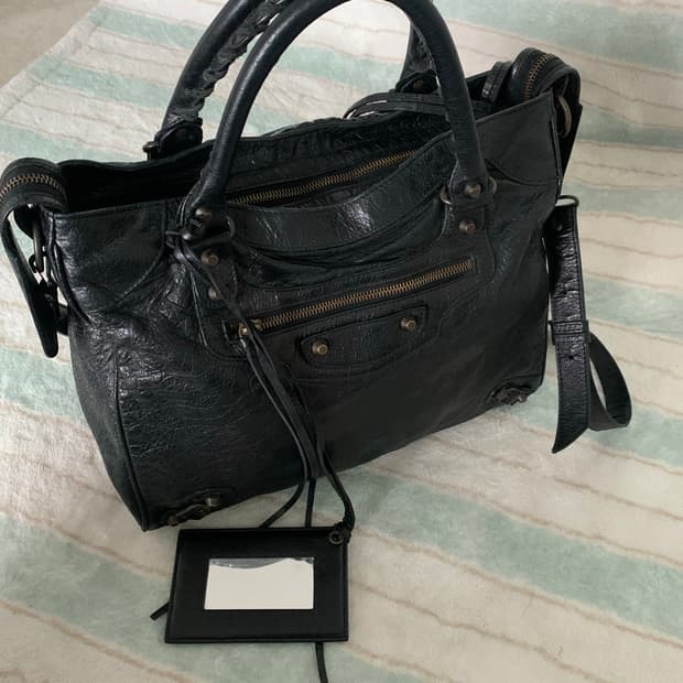 발렌시아가 시티백 정품 블랙 벨로백