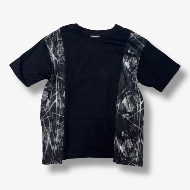 [M] 00’s Semantic Design Side Panel Tee