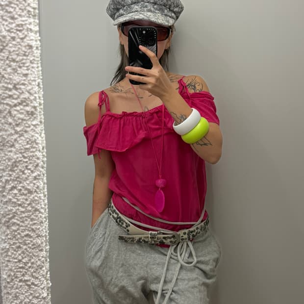Y2K 핑크 러플 슬리브리스
