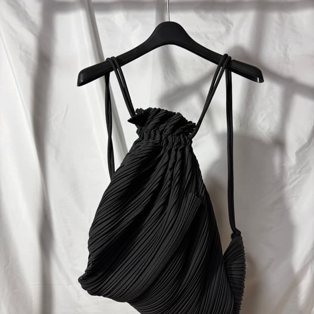 이세이미야케 플리츠 스트링 백