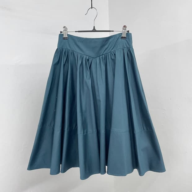 블루 셔링 플레어 스커트