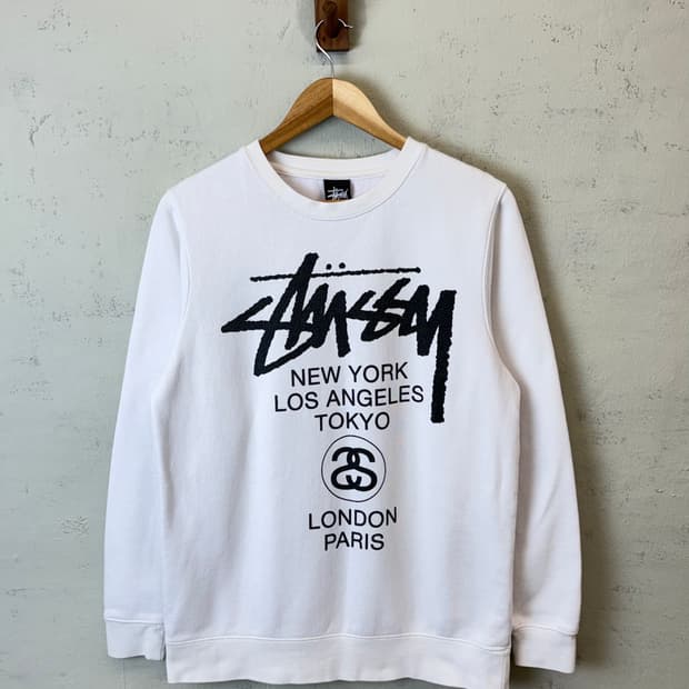 스투시 월드투어 화이트 맨투맨