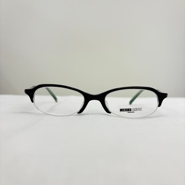 MICHIKO LONDON 블랙 뿔반무테 빈티지안경
