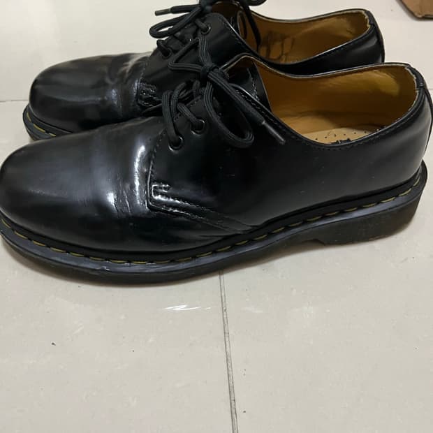 (uk7) 닥터마틴 1461 3홀 유광 블랙