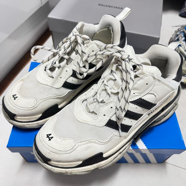 발렌시아가 아디다스 트리플s 44