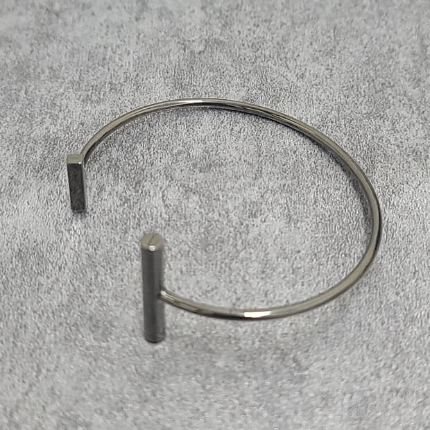 bangle bracelet 