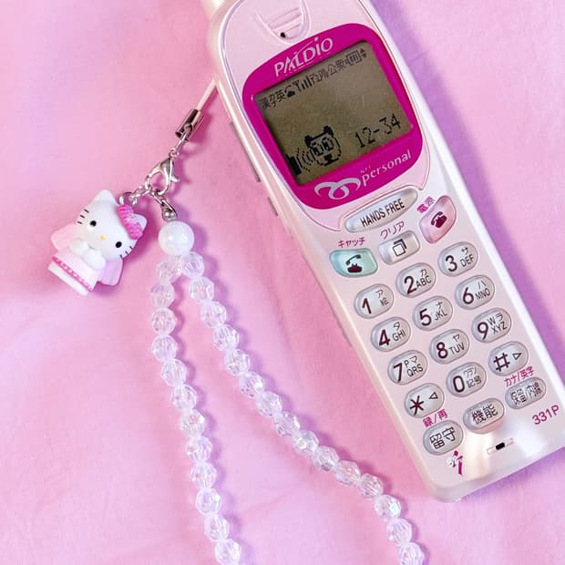 핑크 일본 고전 도코모 목업폰 갸루폰 핸드폰 폴더폰 고전폰 키티폰 가짜폰