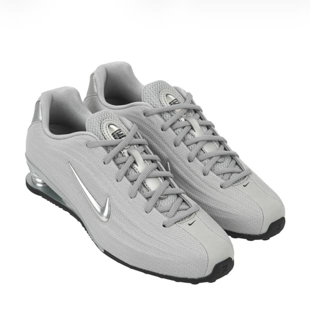 나이키 샥스 Z 메탈릭 실버 (245)