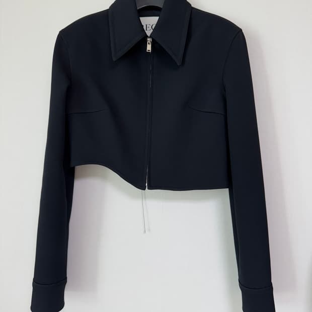 렉토 SIGNATURE DETAIL MICA CROP ZIP JACKET