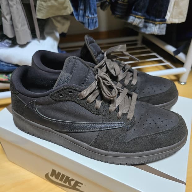 조던 트레비스스캇 벨벳 브라운 270