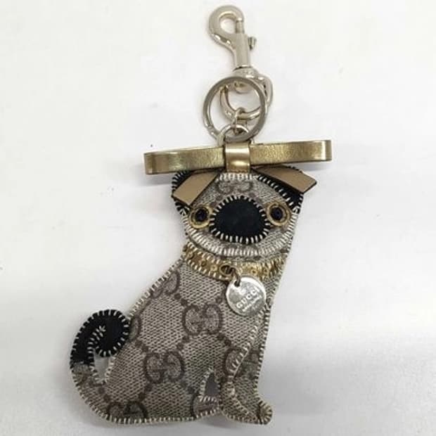 복원 예정] 구찌(GUCCI) 퍼그 가죽 키링 '올리버'