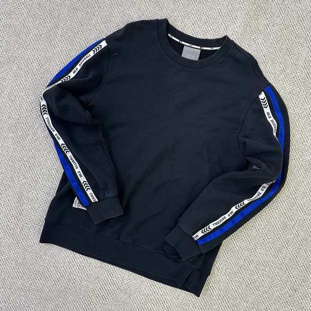 100 MLB 포인트 라벨 맨투맨 블랙 0331D