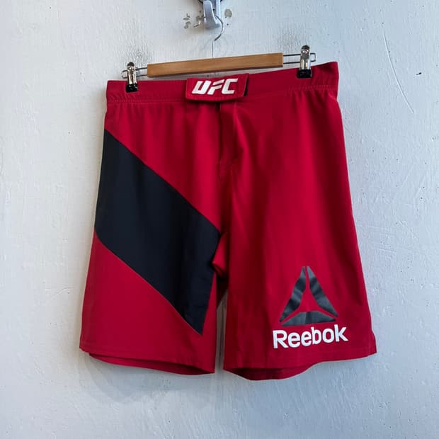리복 UFC 파이트 쇼츠 레드