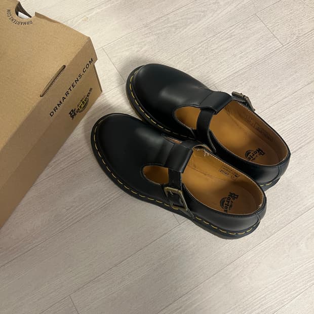 닥터마틴 폴리 메리제인 240