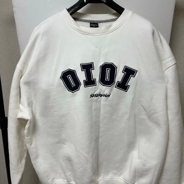 oioi 기모 화이트맨투맨티셔츠 xl