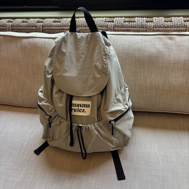 마스마룰즈 스트링 플랩백팩 그레이