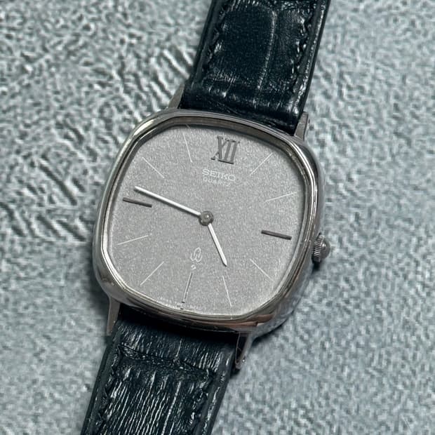세이코 Seiko 스퀘어 쿼츠 그레이